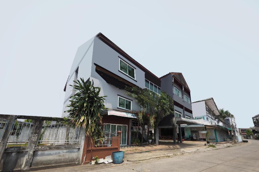 Aparthotel Bannsawasdee Chiang Rai Exterior foto